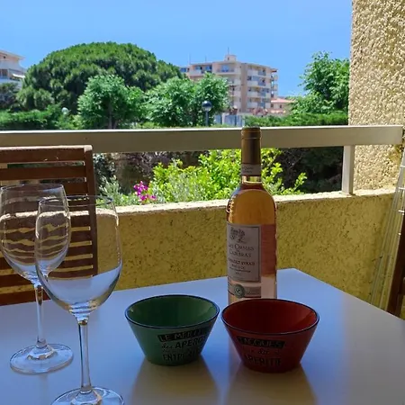 2 Pieces - 900 M De La Plage Apartamento