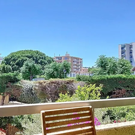 2 Pieces - 900 M De La Plage *